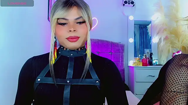 XXX chat uživo modela AdanKinng