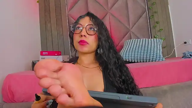 BriaConner_ লাইভ XXX চ্যাট