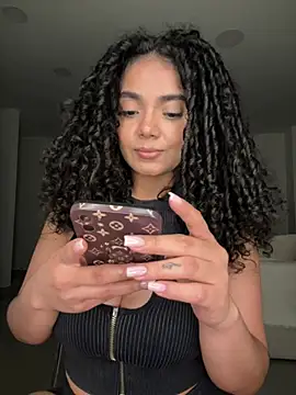 Curlyierr's Live XXX Chat
