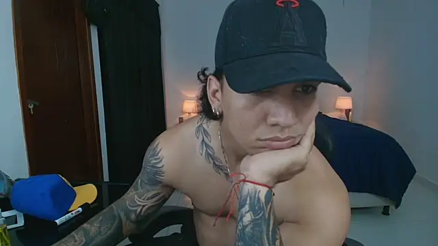 Mrbig_maximo élő XXX-chatje