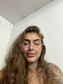Chat +18 de miiabellovic ao vivo