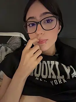 HinaSweet Adlı Modelin Canlı XXX Sohbeti