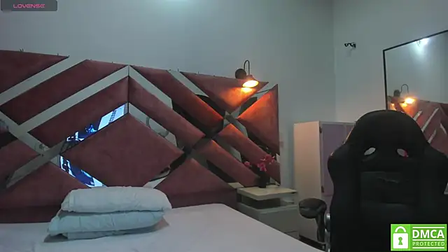 MiaInk_ Live XXX-chat