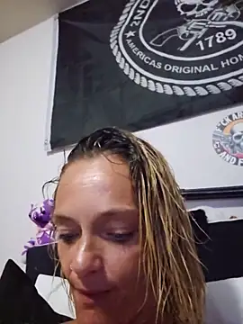 Chatroom XXX en direct de Dixiefaye_
