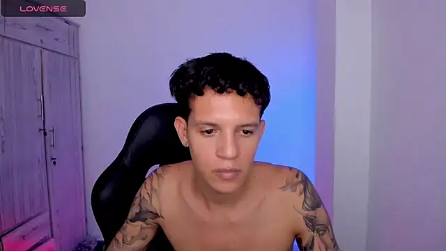 tylernova 现场XXX聊天