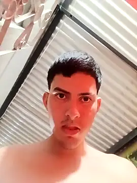 Chat +18 de 3hornys-straights ao vivo