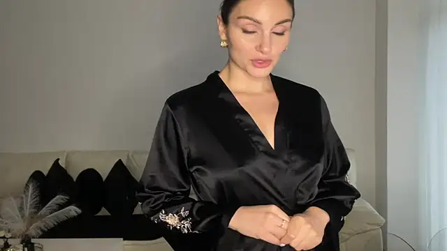 RoxelleSilvara69's Live XXX Chat