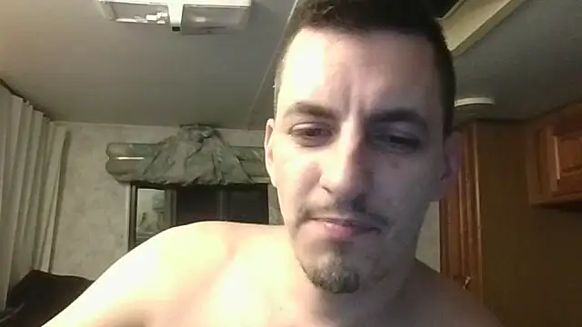 Онлайн чат XXX luverrboyy