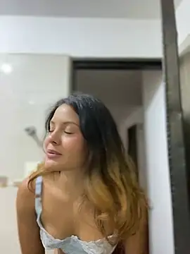 Chat +18 de Ame_Desire ao vivo