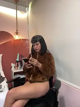 Valkiriia_wiine Chat XXX in diretta