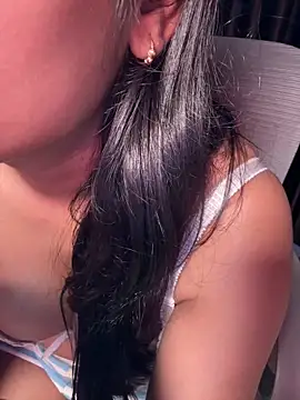Lucky_Flora Chat XXX live