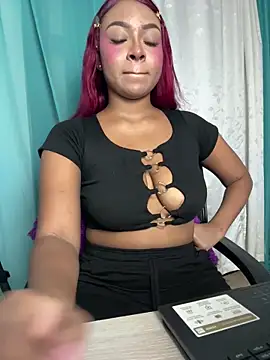 צ'אט XXX בשידור חי של Kloe_rousse01