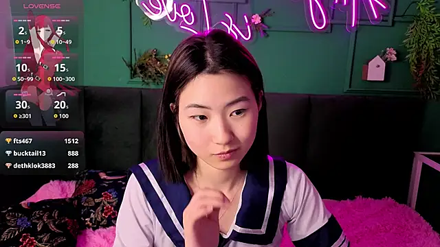 Runi_Asian Chat XXX live