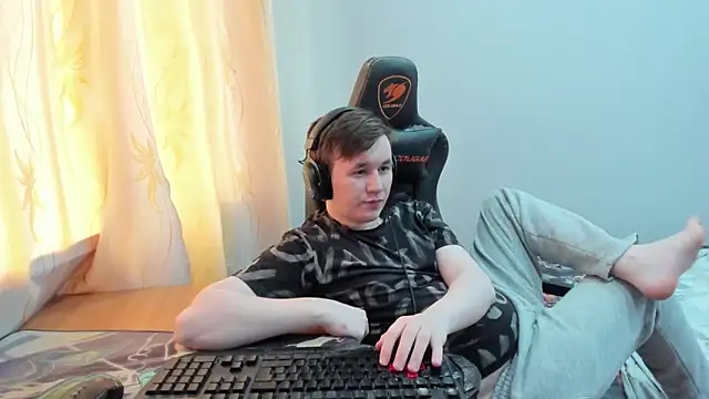 iliaskrislove Chat XXX live