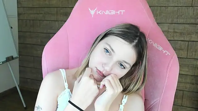 TinnaBurton's Live XXX Chat
