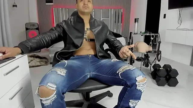 Chat +18 de master_leather ao vivo