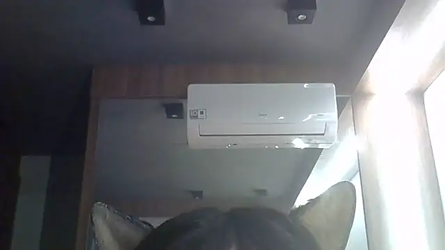 Chat +18 de SkinnyKitten ao vivo