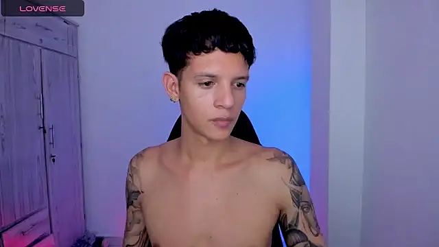 tylernova Chat XXX live