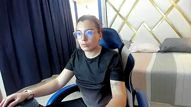 allison_mc élő XXX-chatje