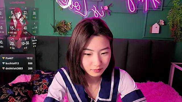 Chat XXX en directo de Runi_Asian