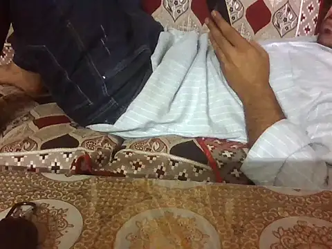 lucknowguy's Live XXX Chat