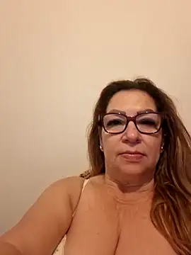 gisela27's Live XXX Chat