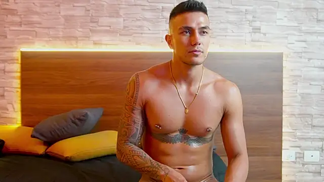 aaron_bolt Chat XXX in diretta
