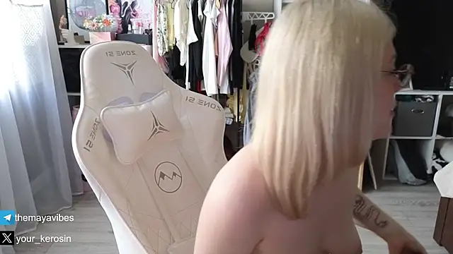 Chat XXX en directo de Maya_Rave