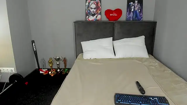 XXX chat uživo modela MuscleXXXBarbie