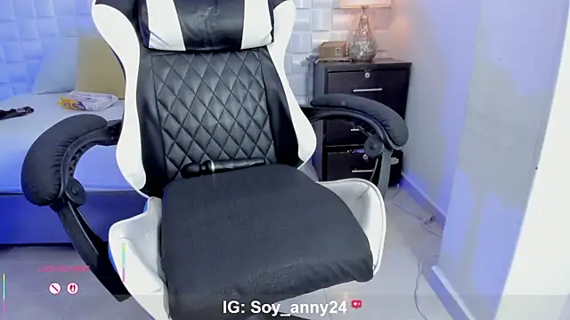 anny_rouse24's Live XXX Chat