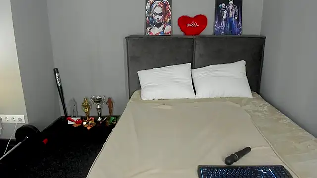 MuscleXXXBarbie Adlı Modelin Canlı XXX Sohbeti