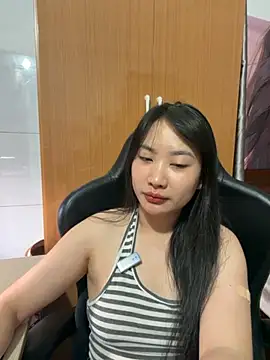 QuynhAnh99's Live XXX Chat
