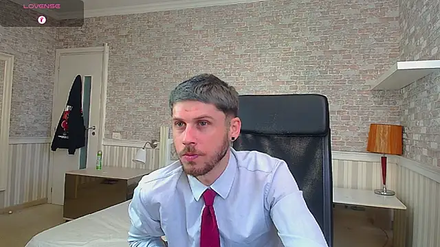 XXX chat uživo modela JonahShaw