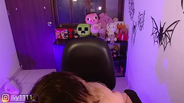 Ivy1111's Live XXX Chat