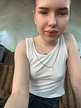 KayShaw Chat XXX in diretta