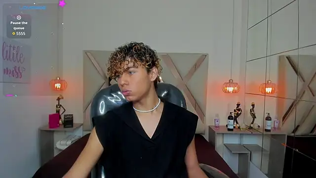 Živý XXX chat Anyelo_Twink