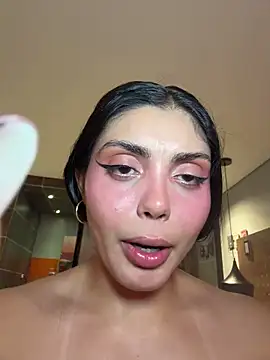 zui_lu élő XXX-chatje