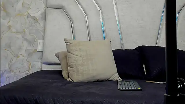 MAXTHOMSON Pertunjukan Webcam