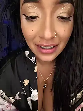 SaharQamar Adlı Modelin Canlı XXX Sohbeti