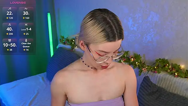 LindaThackerr Chat XXX live