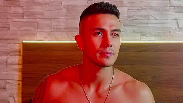Chat +18 de aaron_bolt ao vivo