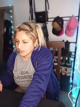 Chat +18 de mica_sweet11 ao vivo