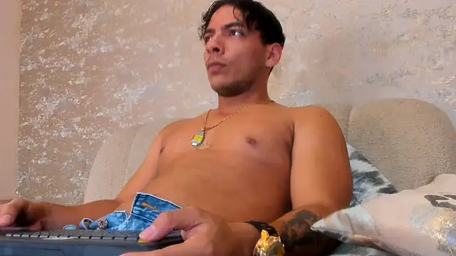 Chat +18 de OliverWyse ao vivo