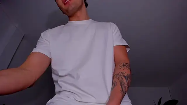 Valerio_James7 webcam show