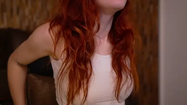 MiaRouge's Live XXX Chat