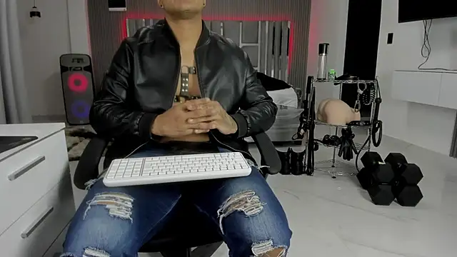 Czat XXX na żywo – master_leather