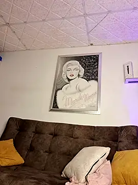 laurabassii's Live XXX Chat
