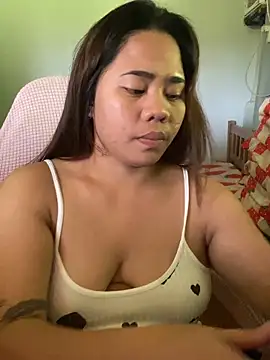 _UrSingleMamiBella_ Chat XXX in diretta
