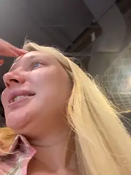 Chat +18 de AmmyHot ao vivo