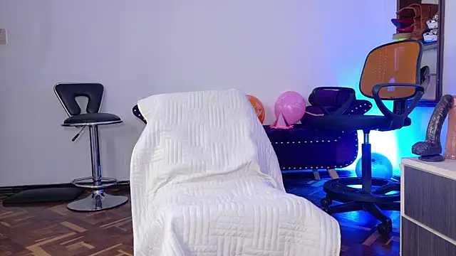 Chat +18 de Miia_Blace ao vivo